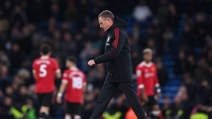MANCHESTER, ENGLAND - MARCH 06: Ralf Rangnick, Manager of Manchester United looks dejected following their sides defeat after the Premier League match between Manchester City and Manchester United at Etihad Stadium on March 06, 2022 in Manchester, England. (Photo by Laurence Griffiths/Getty Images) Manchester United, spunta la foto di Messi negli spogliatoi dell’Accademia - immagine 1
