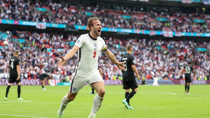 LONDON, ENGLAND - JUNE 29: Harry Kane of England celebrates after scoring their side's second goal during the UEFA Euro 2020 Championship Round of 16 match between England and Germany at Wembley Stadium on June 29, 2021 in London, England. (Photo by Catherine Ivill/Getty Images) 