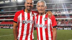 Derby di famiglia all’Estudiantes: Veron padre e figlio ricordano Flores, in campo contro il Milan