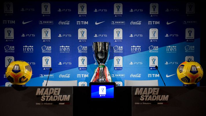 REGGIO NELL'EMILIA, ITALY - JANUARY 19: the trophy during a Juventus Press Conference ahead of the Italian PS5 Supercup match between Juventus and SSC Napoli at Mapei Stadium - Citta' del Tricolore on January 19, 2021 in Reggio nell'Emilia, Italy. (Photo by Daniele Badolato - Juventus FC/Juventus FC via Getty Images) SUPERCOPPA DERBY FRA MILAN E INTER