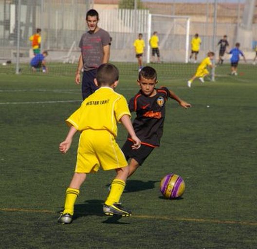 Ruben Iranzo quando era piccolo piccolo... I due volti del derby: lo speaker Levantinista sminuisce i tifosi valenciani e poi l’esordio di Ruben…- immagine 2