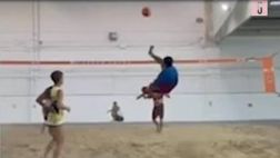 Ex Milan – Ronaldinho, vero e proprio show a footvolley! | VIDEO