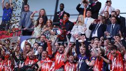 Luton Town, tifosi educatissimi: salutano i vicini di casa e tornano in Premier dopo 31 anni!