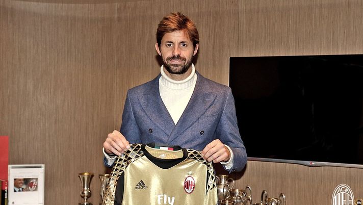 Storari in posa a Casa Milan, foto acmilan.com