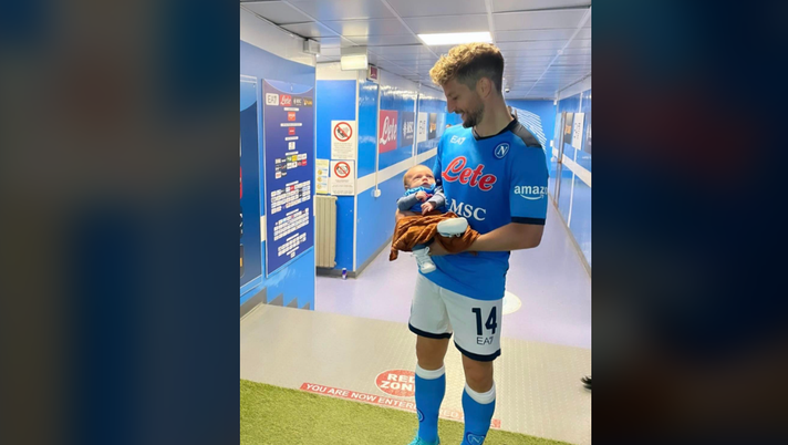 FOTO Mertens e il figlio Ciro Romeo nel tunnel del Maradona: la dedica della moglie - immagine 1