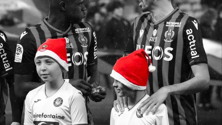 I cappellini di Babbo Natale e della...discordia a Nizza I cappellini di Babbo Natale e della...discordia a Nizza