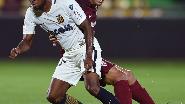 Metz' Argentinian midfielder Geronimo Poblete (R) vies with Monaco's French midfielder Thomas Lemar during the French L1 football match between Metz (FC Metz) and Monaco (ASM) at Saint-Symphorien Stadium in Longeville-les-Metz, eastern France, on August 18, 2017. / AFP PHOTO / JEAN-CHRISTOPHE VERHAEGEN (Photo credit should read JEAN-CHRISTOPHE VERHAEGEN/AFP/Getty Images) Metz' Argentinian midfielder Geronimo Poblete (R) vies with Monaco's French midfielder Thomas Lemar during the French L1 football match between Metz (FC Metz) and Monaco (ASM) at Saint-Symphorien Stadium in Longeville-les-Metz, eastern France, on August 18, 2017. / AFP PHOTO / JEAN-CHRISTOPHE VERHAEGEN (Photo credit should read JEAN-CHRISTOPHE VERHAEGEN/AFP/Getty Images)