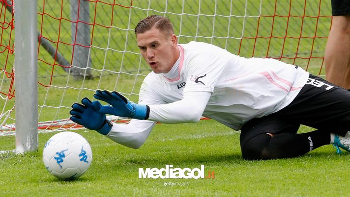 BAD KLEINKIRCHHEIM, AUSTRIA - JULY 13: Andrea Fulignati of Palermo during pre-season training camp on July 13, 2017 in Bad Kleinkirchheim, Austria. (Photo by Maurizio Lagana/Getty Images) Calciomercato Perugia, ufficiale: Fulignati al Catanzaro a titolo definitivo - immagine 1