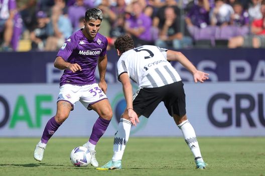 FLORENCE, ITALY - SEPTEMBER 03: Riccardo Sottil of ACF Fiorentina in action during the Serie A match between ACF Fiorentina and Juventus at Stadio Artemio Franchi on September 3, 2022 in Florence, Italy. (Photo by Gabriele Maltinti/Getty Images) Sottil: “Possiamo giocarcela con tutti. Adesso testa a giovedì”- immagine 2