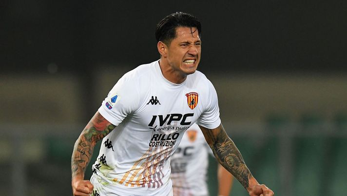 Gianluca Lapadula passa dal Benevento al Cagliari