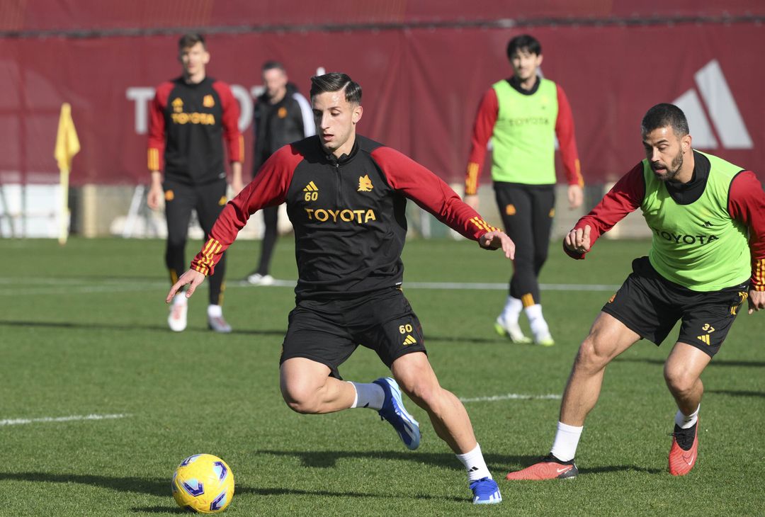 Roma, l’ultimo allenamento pima della Cremonese – FOTOGALLERY - immagine 16