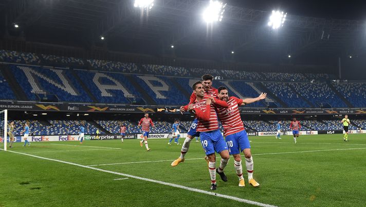 RILEGGI IL LIVE – Napoli-Granada finisce 2-1: azzurri eliminati dall’Europa League! (Zielinski 3′, Montoro 25′, Fabian 59′) RILEGGI IL LIVE – Napoli-Granada finisce 2-1: azzurri eliminati dall’Europa League! (Zielinski 3′, Montoro 25′, Fabian 59′)