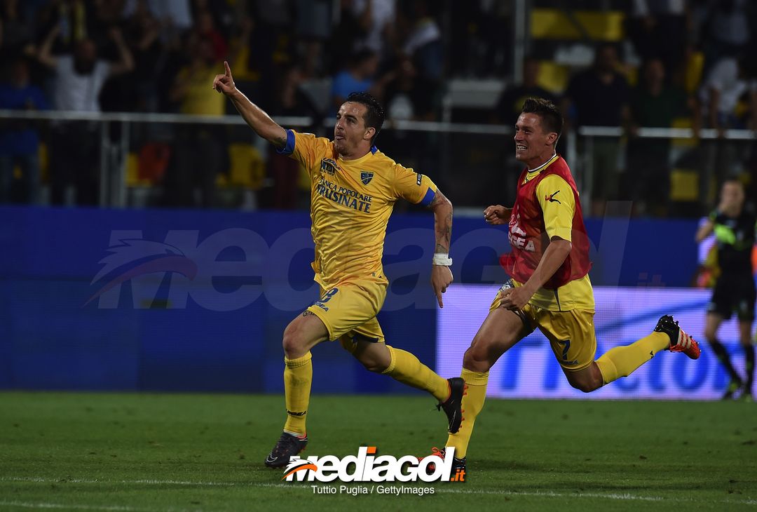  FROSINONE, ITALY - JUNE 16:  Raffaele Maiello of Frosinone celebrates after scoring the opening goal during the serie B playoff match final between Frosinone Calcio v US Citta di Palermo at Stadio Benito Stirpe on June 16, 2018 in Frosinone, Italy.  (Photo by Tullio M. Puglia/Getty Images) 