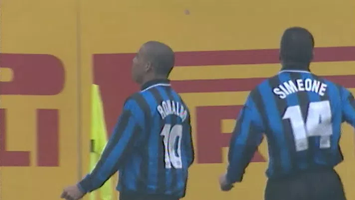 VIDEO / Inter-Lecce, nel ’98 show di Ronaldo: tripletta e giocate da marziano - immagine 1