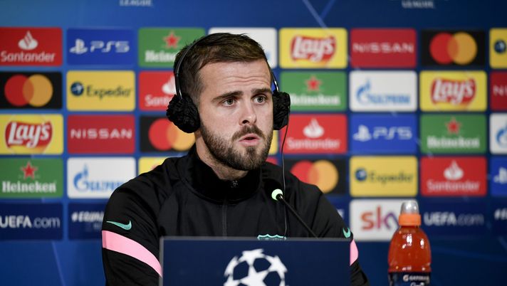 TURIN, ITALY - OCTOBER 27: Barcelona player Miralem Pjanic during the UEFA Champions League press conference ahead of their match against Juventus at Allianz Stadium on October 27, 2020 in Turin, Italy. (Photo by Daniele Badolato - Juventus FC/Juventus FC via Getty Images) 