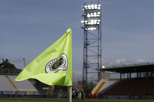 LA SPEZIA, ITALY - MAY 08: General view ahead of the Serie A match between Spezia Calcio and SSC Napoli at Stadio Alberto Picco on May 8, 2021 in La Spezia, Italy. Sporting stadiums around Italy remain under strict restrictions due to the Coronavirus Pandemic as Government social distancing laws prohibit fans inside venues resulting in games being played behind closed doors. (Photo by Gabriele Maltinti/Getty Images) LA SPEZIA, ITALY - MAY 08: General view ahead of the Serie A match between Spezia Calcio and SSC Napoli at Stadio Alberto Picco on May 8, 2021 in La Spezia, Italy. Sporting stadiums around Italy remain under strict restrictions due to the Coronavirus Pandemic as Government social distancing laws prohibit fans inside venues resulting in games being played behind closed doors. (Photo by Gabriele Maltinti/Getty Images)