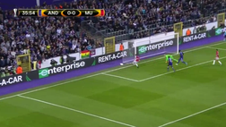 VIDEO / Grande azione, tiro al volo di Rashford e Mkhitaryan sulla respinta non fallisce!