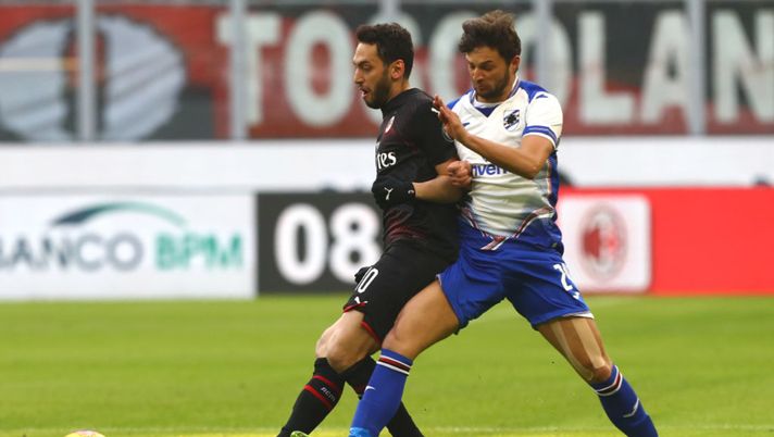Bartosz Bereszynski e Hakan Calhanoglu in Milan Sampdoria (Getty Images) 