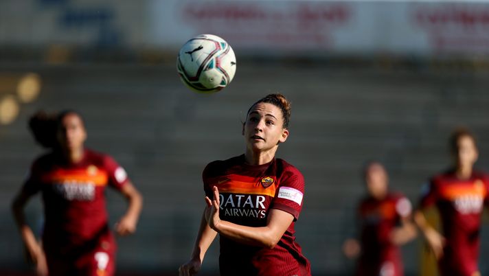 ROME, ITALY - NOVEMBER 07: Tecia Pettenuzzo of AS Roma in action during the women Serie A match between AS Roma v ACF Fiorentina at Tre Fontane centre on November 7, 2020 in Rome, Italy. (Photo by Paolo Bruno/Getty Images) ROME, ITALY - NOVEMBER 07: Tecia Pettenuzzo of AS Roma in action during the women Serie A match between AS Roma v ACF Fiorentina at Tre Fontane centre on November 7, 2020 in Rome, Italy. (Photo by Paolo Bruno/Getty Images)