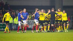 Fiamme in campo e rissa dopo il fallaccio: animi calienti nel derby…norvegese!
