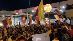 VIDEO / Un mare giallorosso a Fiumicino: così i tifosi hanno accolto la squadra