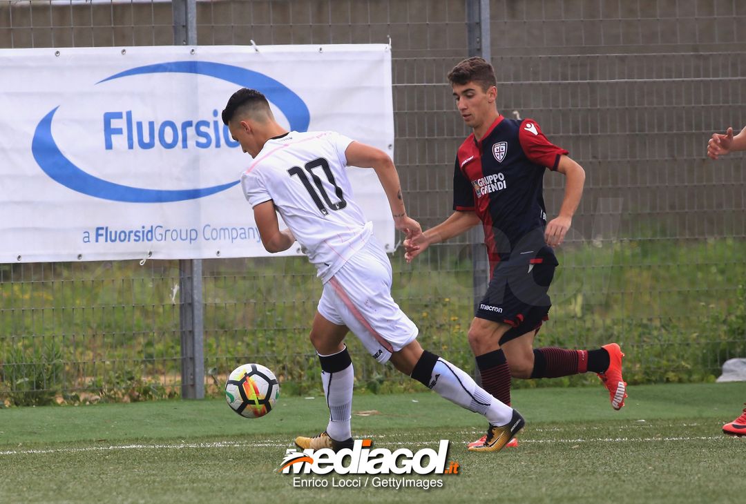  CAGLIARI, ITALY - MAY 05:  Simone Santoro of Palermo U19 in action during the Primavera 1 match between Cagliari Calcio U19 and US Citta di Palermo U19 at Stadio Renato Raccis on May 5, 20188.  (Photo by Enrico Locci/Getty Images) 