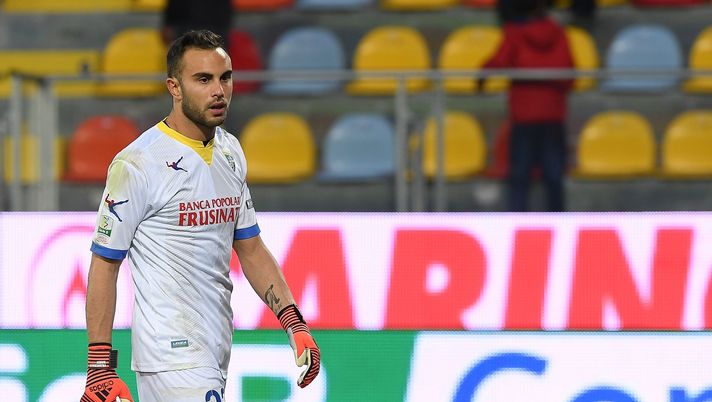 FROSINONE, ITALY - NOVEMBER 04: Francesco Bardi of Frosinone Calcio in action during the Serie B match between Frosinone Calcio and Parma Calcio on November 4, 2017 in Frosinone, Italy. (Photo by Francesco Pecoraro/Getty Images) FROSINONE, ITALY - NOVEMBER 04: Francesco Bardi of Frosinone Calcio in action during the Serie B match between Frosinone Calcio and Parma Calcio on November 4, 2017 in Frosinone, Italy. (Photo by Francesco Pecoraro/Getty Images)