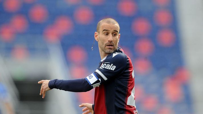 BOLOGNA, ITALY - MARCH 14: Rodrigo Palacio of Bologna FC looks on during the Serie A match between Bologna FC  and UC Sampdoria at Stadio Renato Dall'Ara on March 14, 2021 in Bologna, Italy. (Photo by Mario Carlini / Iguana Press/Getty Images) 