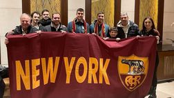 Pellegrini e Mancini insieme al Roma Club New York: la foto con sciarpe e striscione