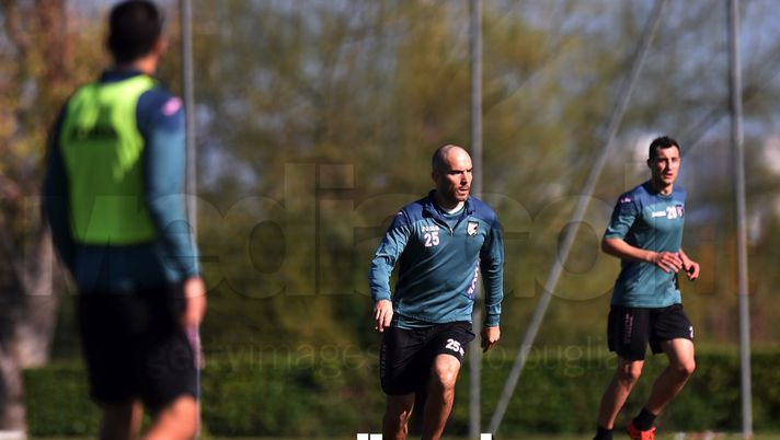 Palermo: allenamento tecnico-tattico per la squadra rosanero. Solo Bolzoni out Palermo: allenamento tecnico-tattico per la squadra rosanero. Solo Bolzoni out