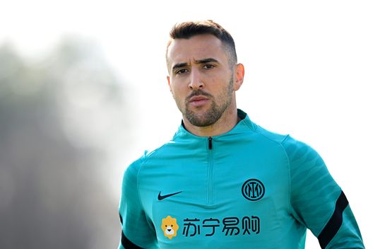 COMO, ITALY - MARCH 02: Matias Vecino of FC Internazionale loduring the FC Internazionale training session at the club's training ground Suning Training Center at Appiano Gentile on March 02, 2022 in Como, Italy. (Photo by Mattia Ozbot - Inter/Inter via Getty Images) Ex Fiorentina: Vecino verso la nuova avventura in Serie A- immagine 2