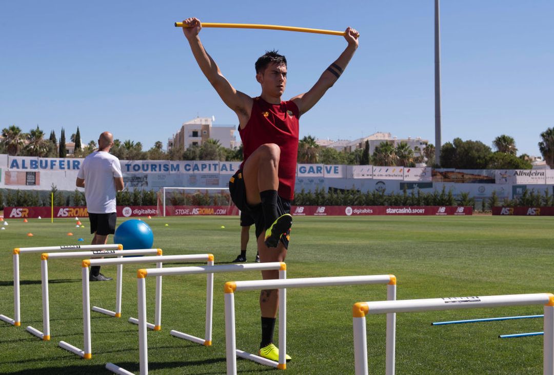 Allenamento mattutino per Paulo Dybala – FOTO GALLERY - immagine 15