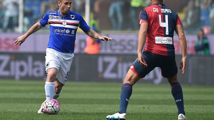 GENOA, ITALY - MAY 08:  Antonio Cassano (L) of UC Sampdoria in action against Sebastien De Maio of Genoa CFC during the Serie A match between UC Sampdoria and Genoa CFC at Stadio Luigi Ferraris on May 8, 2016 in Genoa, Italy.  (Photo by Valerio Pennicino/Getty Images) 