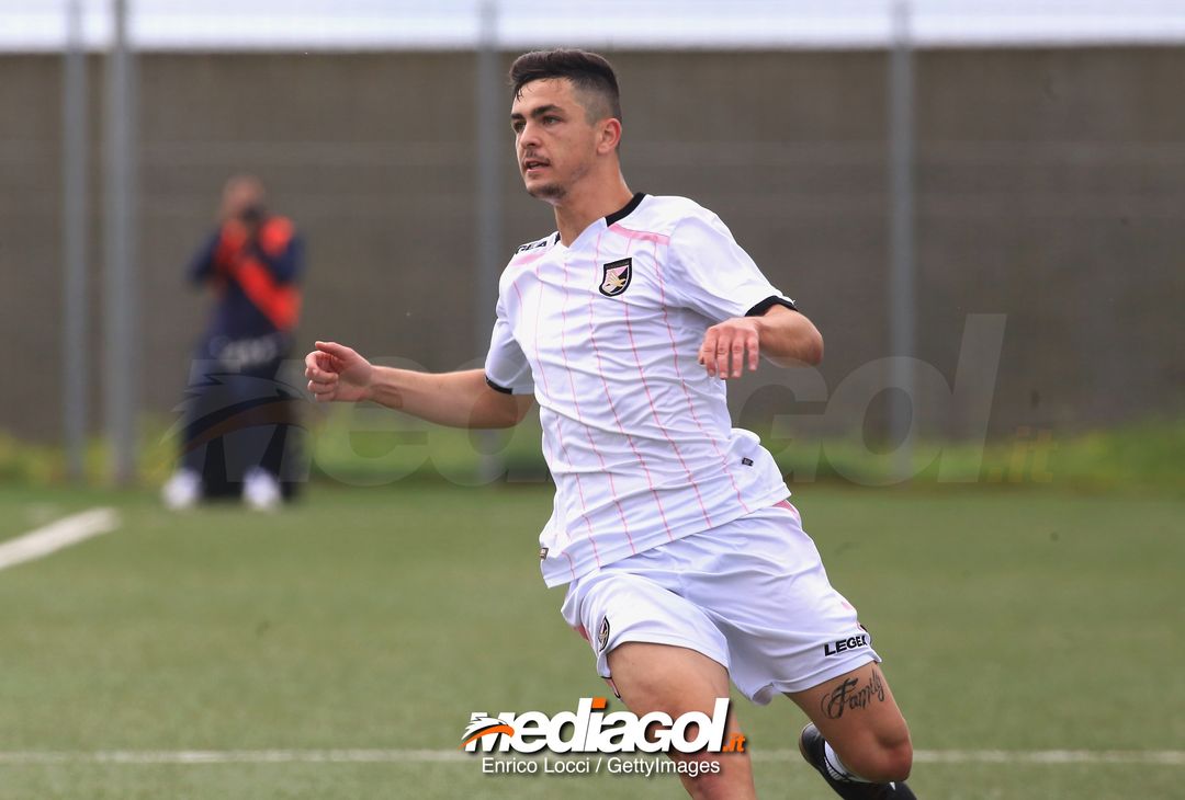  CAGLIARI, ITALY - MAY 05:  Kevin Cannavò of Palermo U19 in action during the Primavera 1 match between Cagliari Calcio U19 and US Citta di Palermo U19 at Stadio Renato Raccis on May 5, 20188.  (Photo by Enrico Locci/Getty Images) 