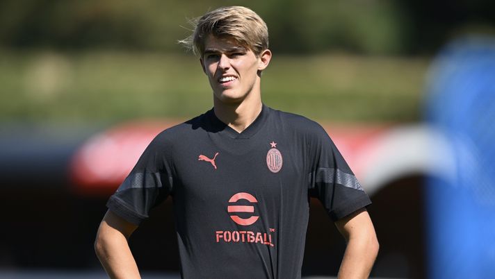 Charles De Ketelaere (attaccante AC Milan) in allenamento a Milanello | Milan News (Getty Images) Charles De Ketelaere AC Milan