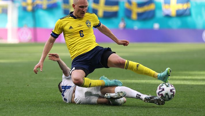 SAINT PETERSBURG, RUSSIA - JUNE 18: Ludwig Augustinsson of Sweden is challenged by Martin Koscelnik of Slovakia during the UEFA Euro 2020 Championship Group E match between Sweden and Slovakia at Saint Petersburg Stadium on June 18, 2021 in Saint Petersburg, Russia. (Photo by Lars Baron/Getty Images) SAINT PETERSBURG, RUSSIA - JUNE 18: Ludwig Augustinsson of Sweden is challenged by Martin Koscelnik of Slovakia during the UEFA Euro 2020 Championship Group E match between Sweden and Slovakia at Saint Petersburg Stadium on June 18, 2021 in Saint Petersburg, Russia. (Photo by Lars Baron/Getty Images)
