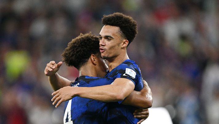 “Ma perché un si compra noi?” – Robinson (Stati Uniti) - immagine 1