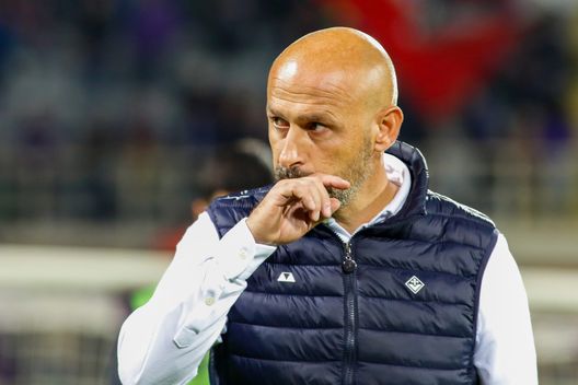 GERMOGLI PH: 27 OTTOBRE 2022 FIRENZE STADIO ARTEMIO FRANCHI CONFERENCE LEAGUE FIORENTINA VS ISTANBUL BASAKSEHIR NELLA FOTO VINCENZO ITALIANO Il tris in campionato manca da tanto e il Franchi deve tornare a sorridere- immagine 2