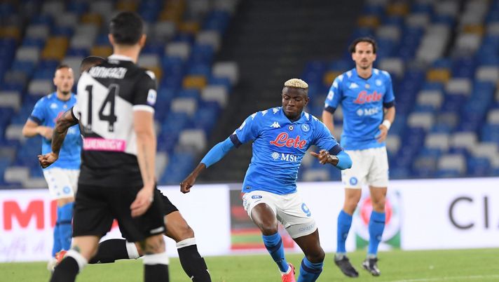 Osimhen cuore d’oro: fa un regalo speciale ad un fan che lo ringrazia per il gesto -FOTO Osimhen cuore d’oro: fa un regalo speciale ad un fan che lo ringrazia per il gesto -FOTO