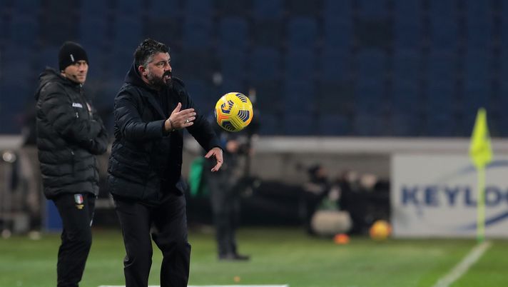 BERGAMO, ITALY - FEBRUARY 10: Gennaro Gattuso, Head Coach of Napoli throws the match ball during the Coppa Italia match between Atalanta BC and SSC Napoli at Gewiss Stadium on February 10, 2021 in Bergamo, Italy. Sporting stadiums around Italy remain under strict restrictions due to the Coronavirus Pandemic as Government social distancing laws prohibit fans inside venues resulting in games being played behind closed doors. (Photo by Emilio Andreoli/Getty Images) BERGAMO, ITALY - FEBRUARY 10: Gennaro Gattuso, Head Coach of Napoli throws the match ball during the Coppa Italia match between Atalanta BC and SSC Napoli at Gewiss Stadium on February 10, 2021 in Bergamo, Italy. Sporting stadiums around Italy remain under strict restrictions due to the Coronavirus Pandemic as Government social distancing laws prohibit fans inside venues resulting in games being played behind closed doors. (Photo by Emilio Andreoli/Getty Images)