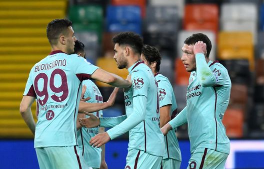 UDINE, ITALY - APRIL 10: Andrea Belotti of Torino FC celebrates with Alessandro Buongiorno and team mates after scoring their side's first goal during the Serie A match between Udinese Calcio and Torino FC at Dacia Arena on April 10, 2021 in Udine, Italy. Sporting stadiums around Italy remain under strict restrictions due to the Coronavirus Pandemic as Government social distancing laws prohibit fans inside venues resulting in games being played behind closed doors. (Photo by Alessandro Sabattini/Getty Images) UDINE, ITALY - APRIL 10: Andrea Belotti of Torino FC celebrates with Alessandro Buongiorno and team mates after scoring their side's first goal during the Serie A match between Udinese Calcio and Torino FC at Dacia Arena on April 10, 2021 in Udine, Italy. Sporting stadiums around Italy remain under strict restrictions due to the Coronavirus Pandemic as Government social distancing laws prohibit fans inside venues resulting in games being played behind closed doors. (Photo by Alessandro Sabattini/Getty Images)