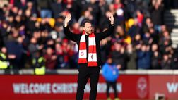 Cori e applausi per Eriksen: i tifosi del Brentford accolgono il danese (VIDEO)