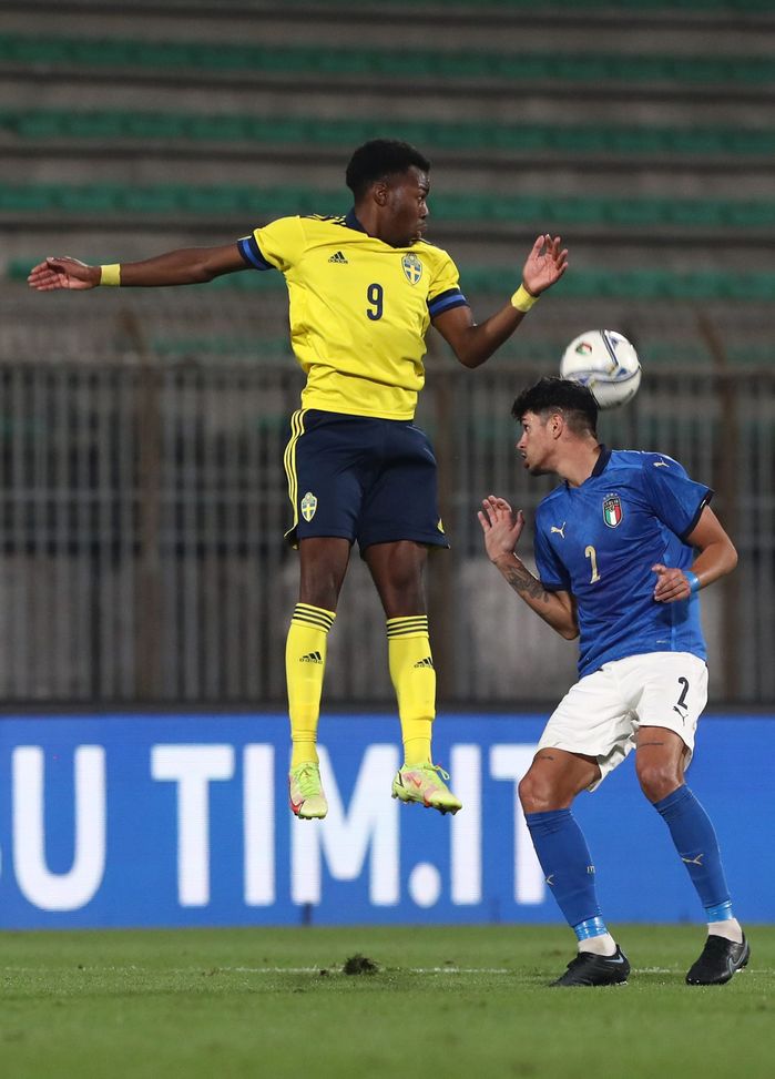 Raoul Bellanova e Anthony Elanga (Photo by Marco Luzzani/Getty Images) Under 21, la UEFA apre un’indagine su Italia-Svezia per insulti razzisti- immagine 2