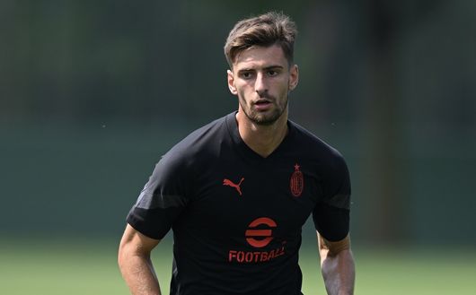 Matteo Gabbia (difensore AC Milan), qui durante un allenamento a Milanello | Milan News (Getty Images) Matteo Gabbia AC Milan allenamento Milanello