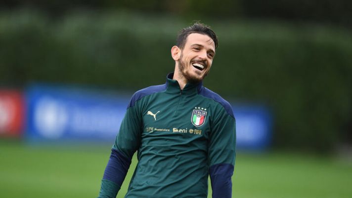 FLORENCE, ITALY - NOVEMBER 12: Alessandro Florenzi of Italy reacts during Italy training session at Centro Tecnico Federale di Coverciano on November 12, 2019 in Florence, Italy. (Photo by Claudio Villa/Getty Images) Mourinho ha deciso su Florenzi: la scelta dell’allenatore sul futuro di Alessandro alla Roma - immagine 1