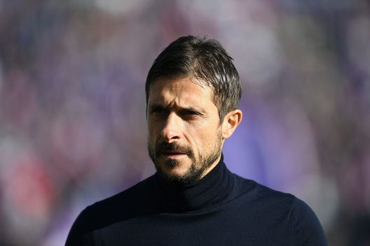 FLORENCE, ITALY - DECEMBER 19: Alessio Dionisi head coach of US Sassuolo looks on during the Serie A match between ACF Fiorentina and US Sassuolo at Stadio Artemio Franchi on December 19, 2021 in Florence, Italy. (Photo by Alessandro Sabattini/Getty Images) FLORENCE, ITALY - DECEMBER 19: Alessio Dionisi head coach of US Sassuolo looks on during the Serie A match between ACF Fiorentina and US Sassuolo at Stadio Artemio Franchi on December 19, 2021 in Florence, Italy. (Photo by Alessandro Sabattini/Getty Images)