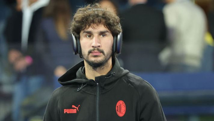 EMPOLI, ITALY - OCTOBER 01: Yacine Zinédine Adli of AC Milan looks on during the Serie A match between Empoli FC and AC MIlan at Stadio Carlo Castellani on October 1, 2022 in Empoli, Italy. (Photo by Gabriele Maltinti/Getty Images) Gazzetta: “Adli, si fa strada l’ipotesi di un prestito. Ma a queste condizioni” - immagine 1