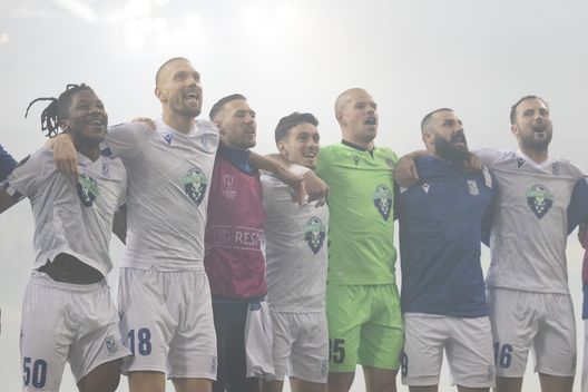 Dalla Polonia: “Fiorentina squadra di medio livello in Serie A”- immagine 2