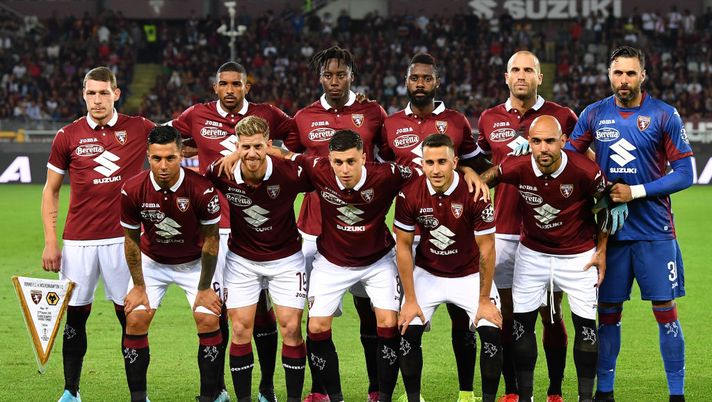 TURIN, ITALY - AUGUST 22:  Players of Torino line up for the team photo during the UEFA Europa League Playoffs 1st Leg match between Torino and  Wolverhampton Wanderers at Stadio Olimpico on August 22, 2019 in Turin, Italy.  (Photo by Valerio Pennicino/Getty Images) 