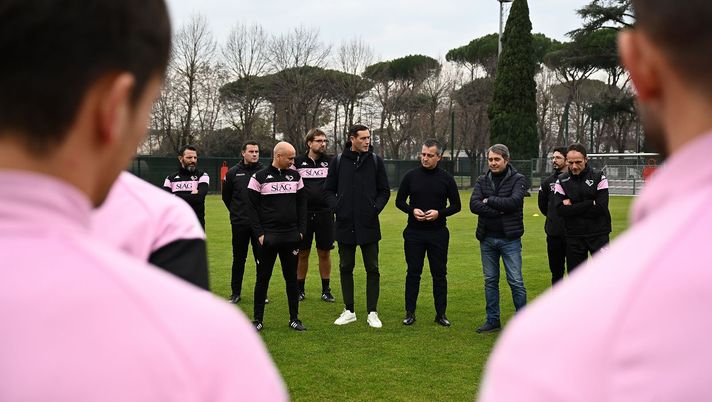 Palermo, nuove sfide all’orizzonte: il club al lavoro per Azzi. Seck e Tutino…  Palermo